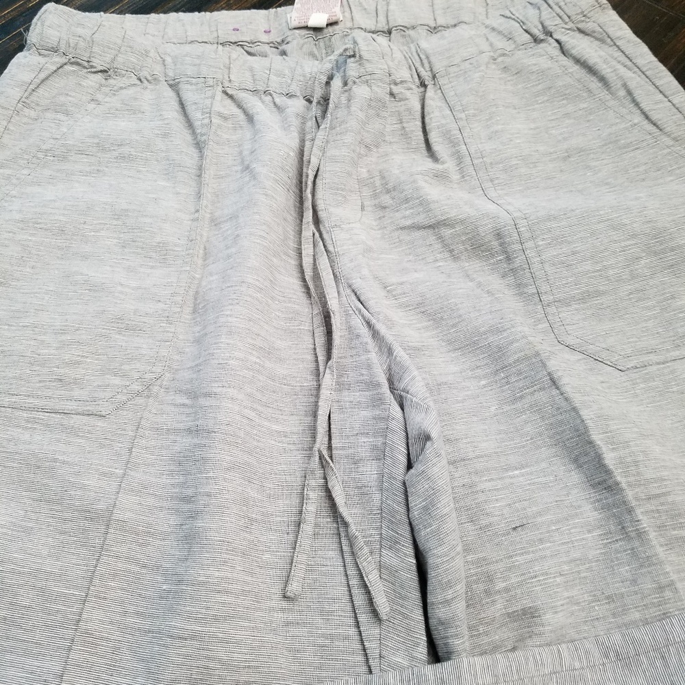Grey and white wide leg pants.